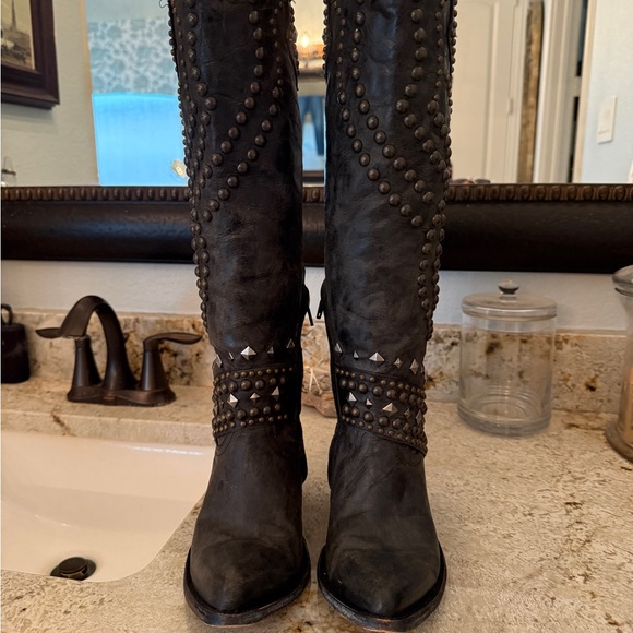 Old Gringo Belinda Studded Distressed Black Boots - Picture 5 of 11